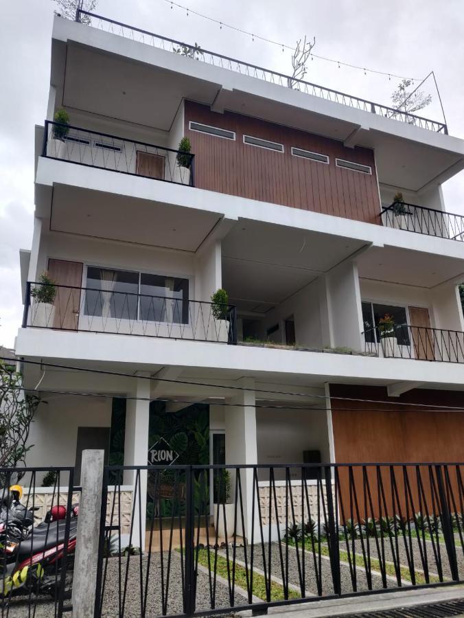 Rion Hostel ボゴール エクステリア 写真