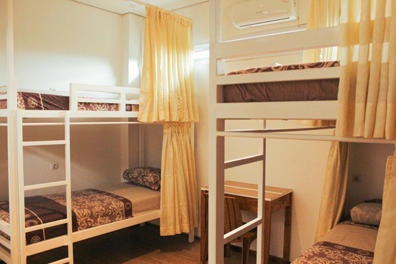 Rion Hostel ボゴール エクステリア 写真