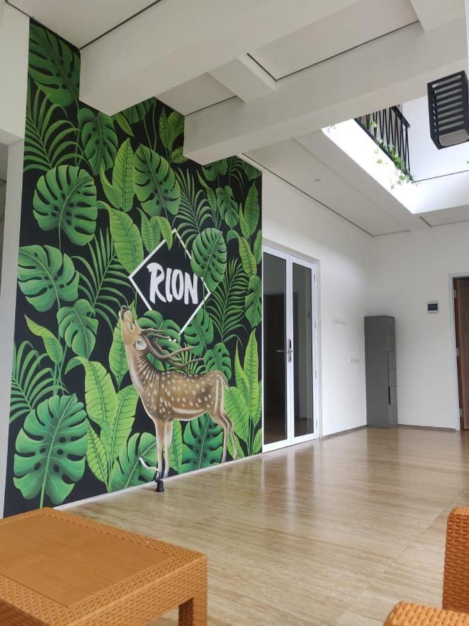Rion Hostel ボゴール エクステリア 写真