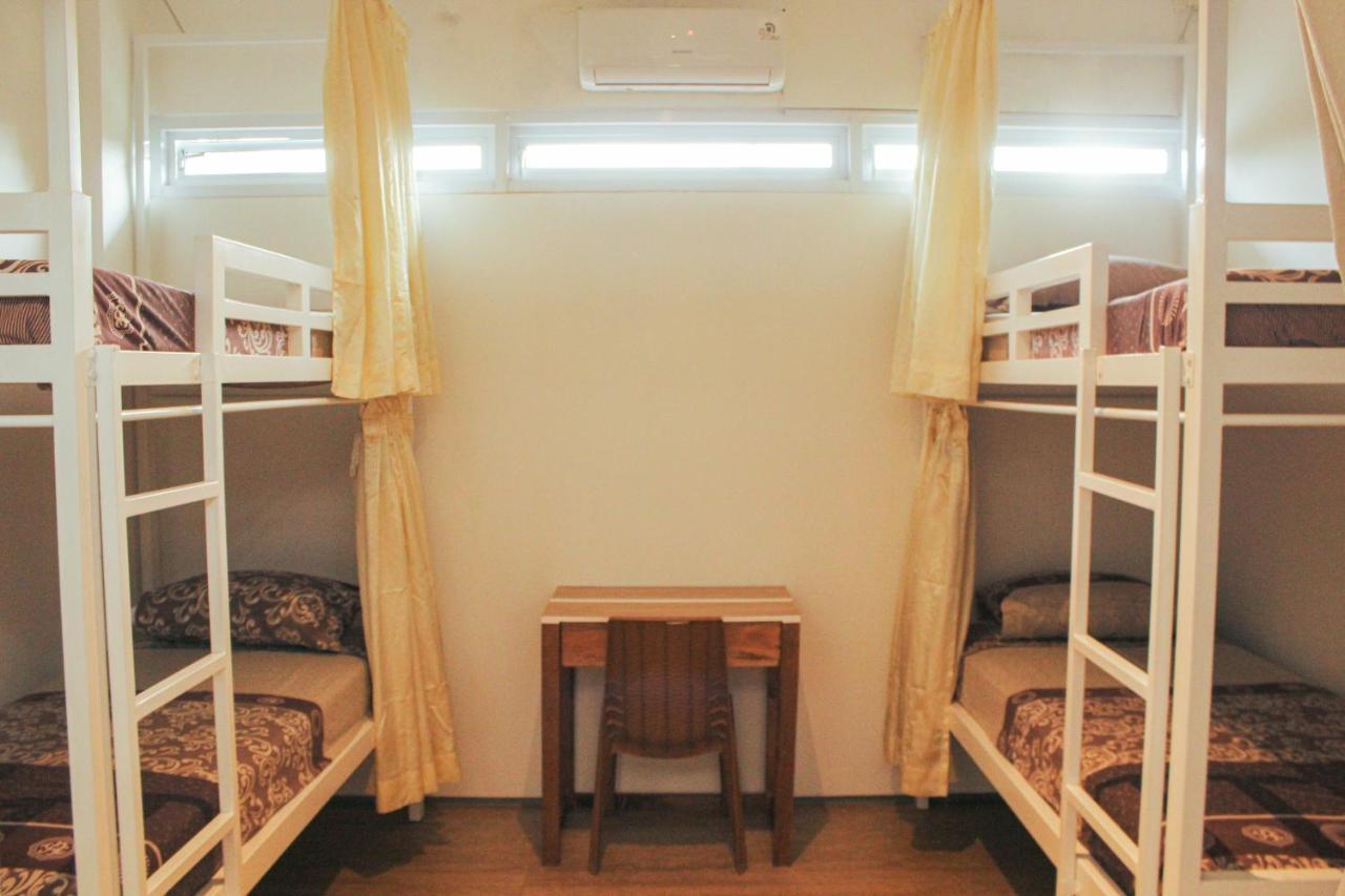 Rion Hostel ボゴール エクステリア 写真